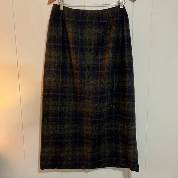 G.H. Bass Plaid Wool Wrap Skirt Size 10 Green Navy Tartan Pattern Midi Length - Picture 10 of 14